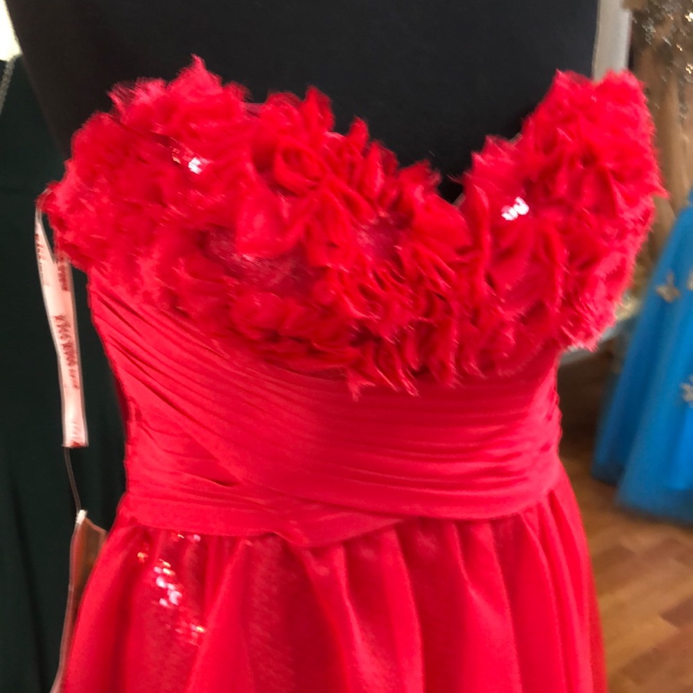Red prom dress with red sequins - Picture 2 of 7